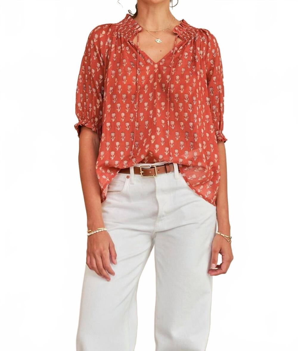 NEW M.A.B.E. ari print short sleeve top in rust